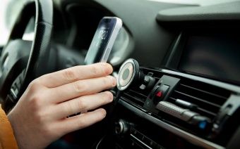 Держатель для смартфона Cooper Auto Wireless с беспроводной зарядкой, черный фото 