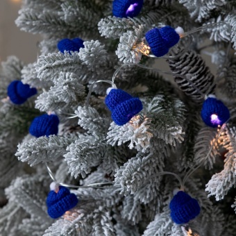 Гирлянда Cosy Poms, синяя фото 