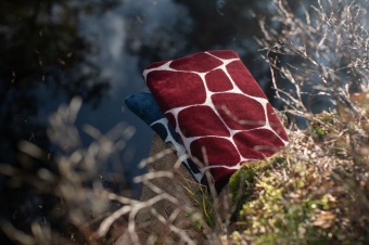 Полотенце Giraffe, большое, бежевое с бордовым фото 