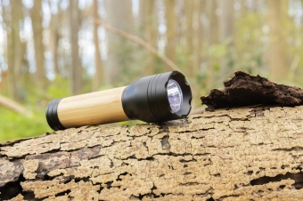 Фонарь Lucid из бамбука и переработанного пластика RCS, 3 Вт фото 
