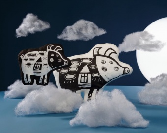 Игрушка «Свинка, витающая в облаках», белая фото 