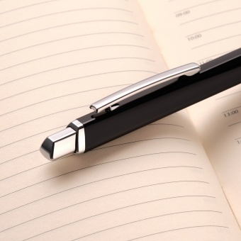 Шариковая ручка Penta, черная фото 